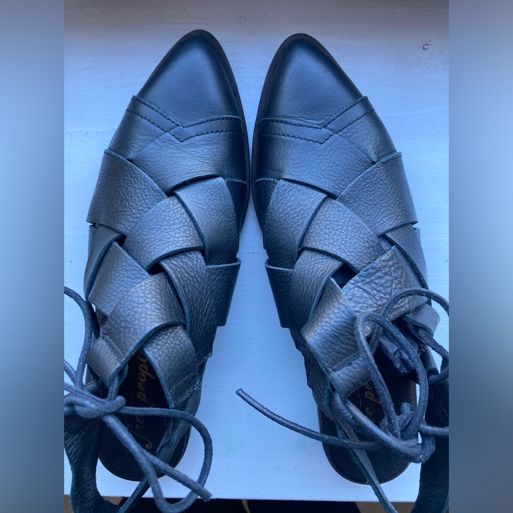 Like New Free People Destino Woven Flats in Black Size 37 or 6.5
